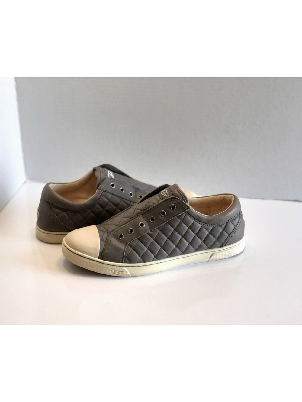 Ugg Jemma Shoes Women's Sz 10 Gray Quilted Leather Slip On Comfort Sneakers Wool
